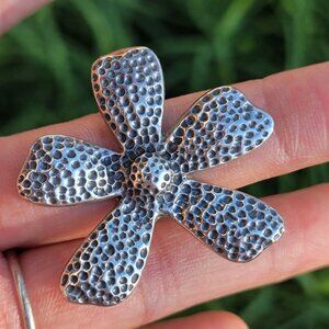 Retired vintage SILPADA 925 sterling silver textured large flower necklace penda